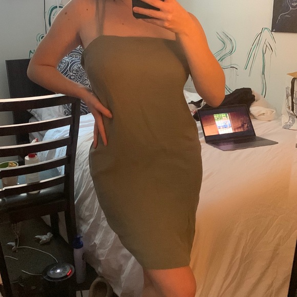 Green short dress - Picture 1 of 1